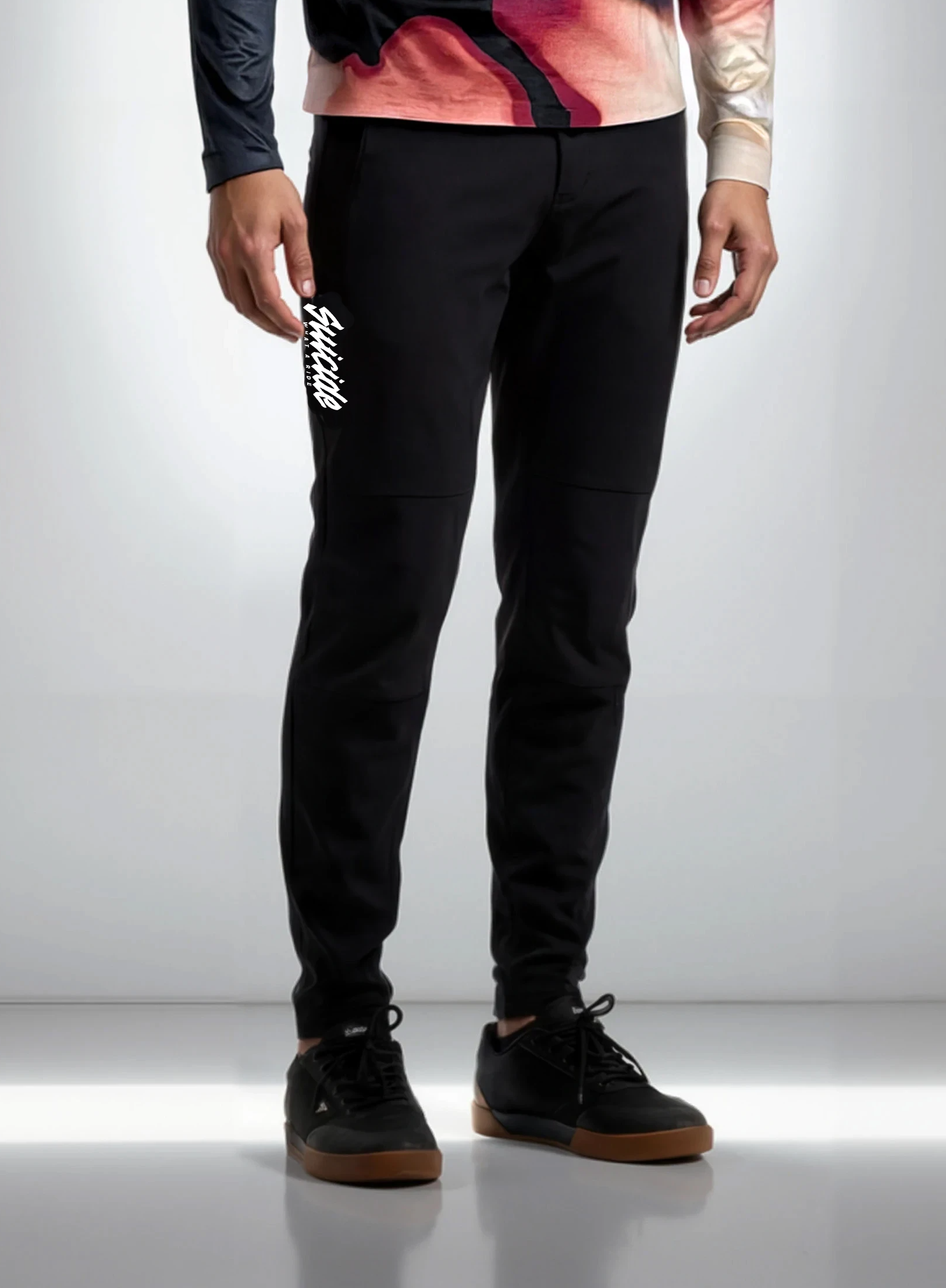 MINIMAL BLACK GRAFFITI PANTS