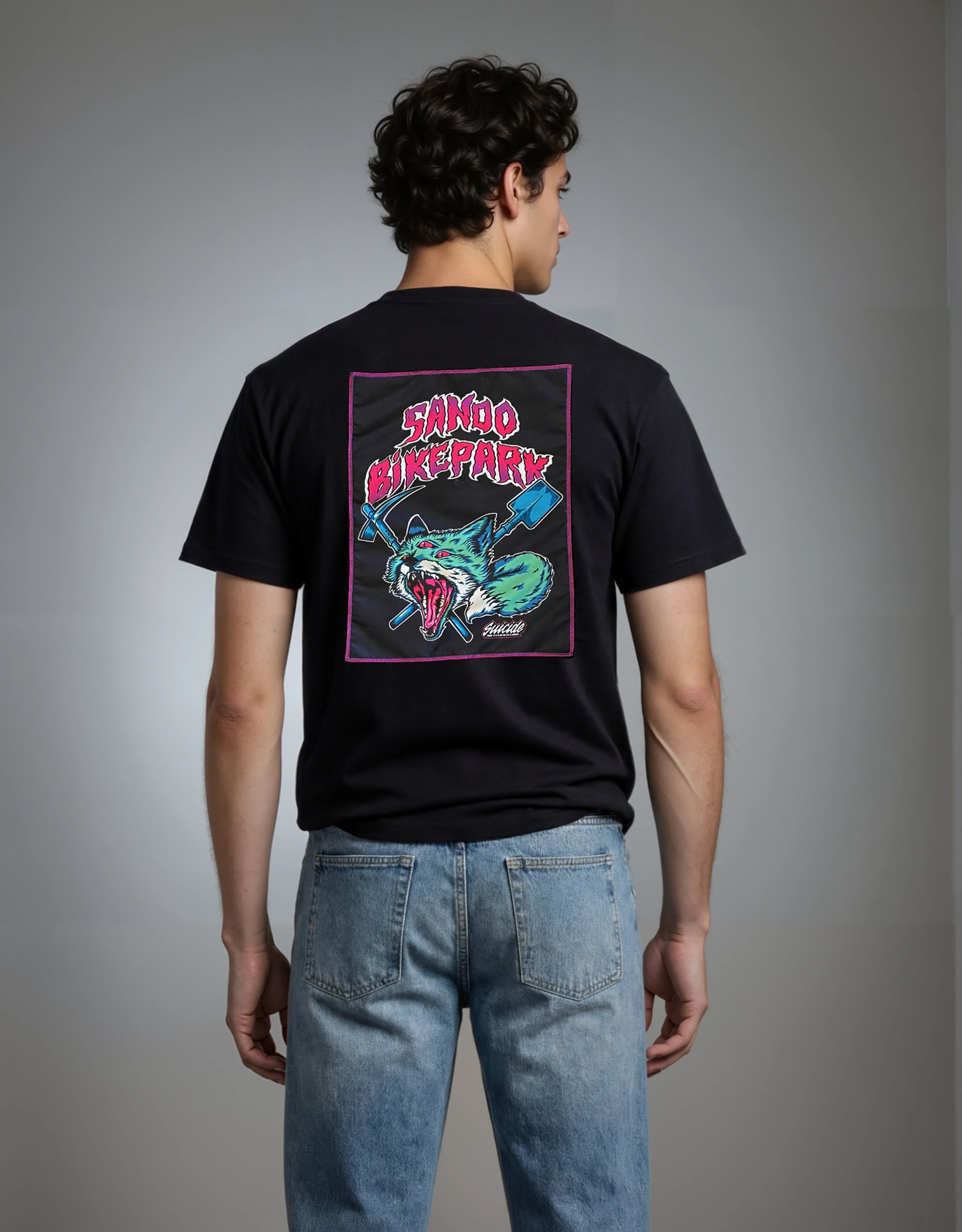 SANDO TEE //