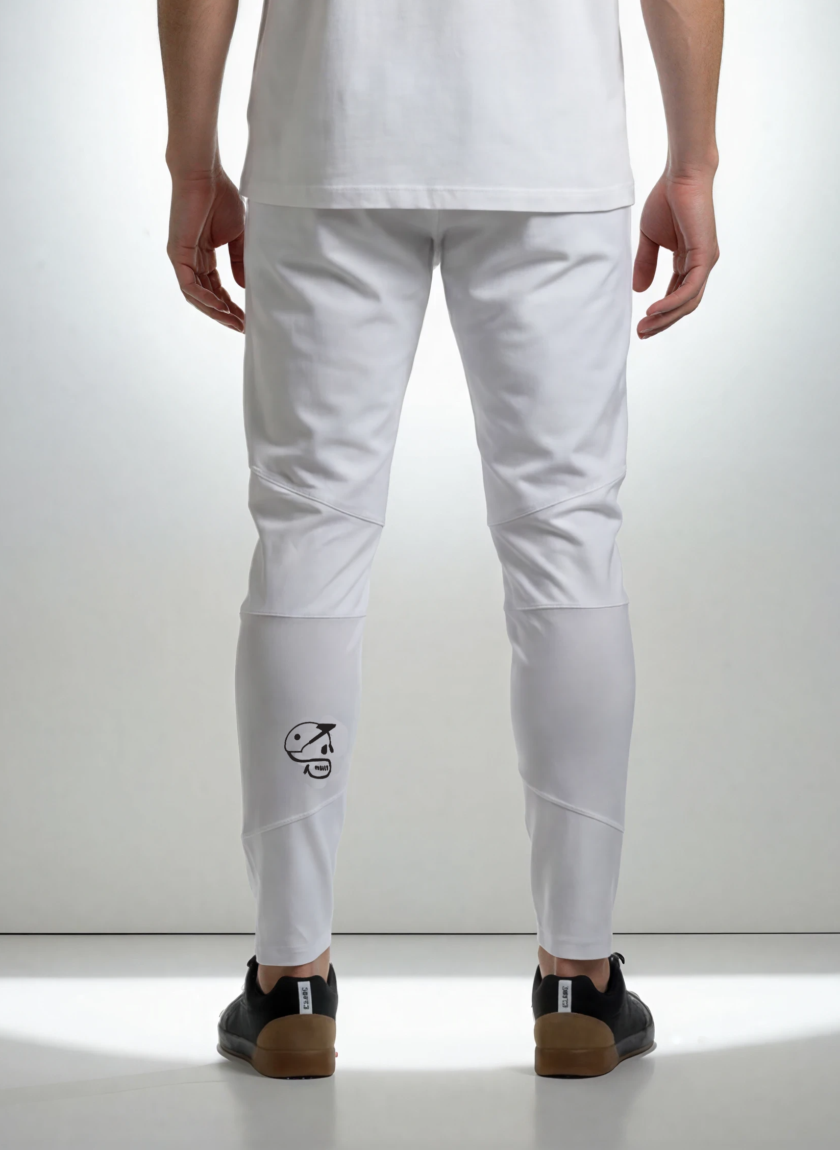 MINIMAL WHITE GRAFFITI PANTS