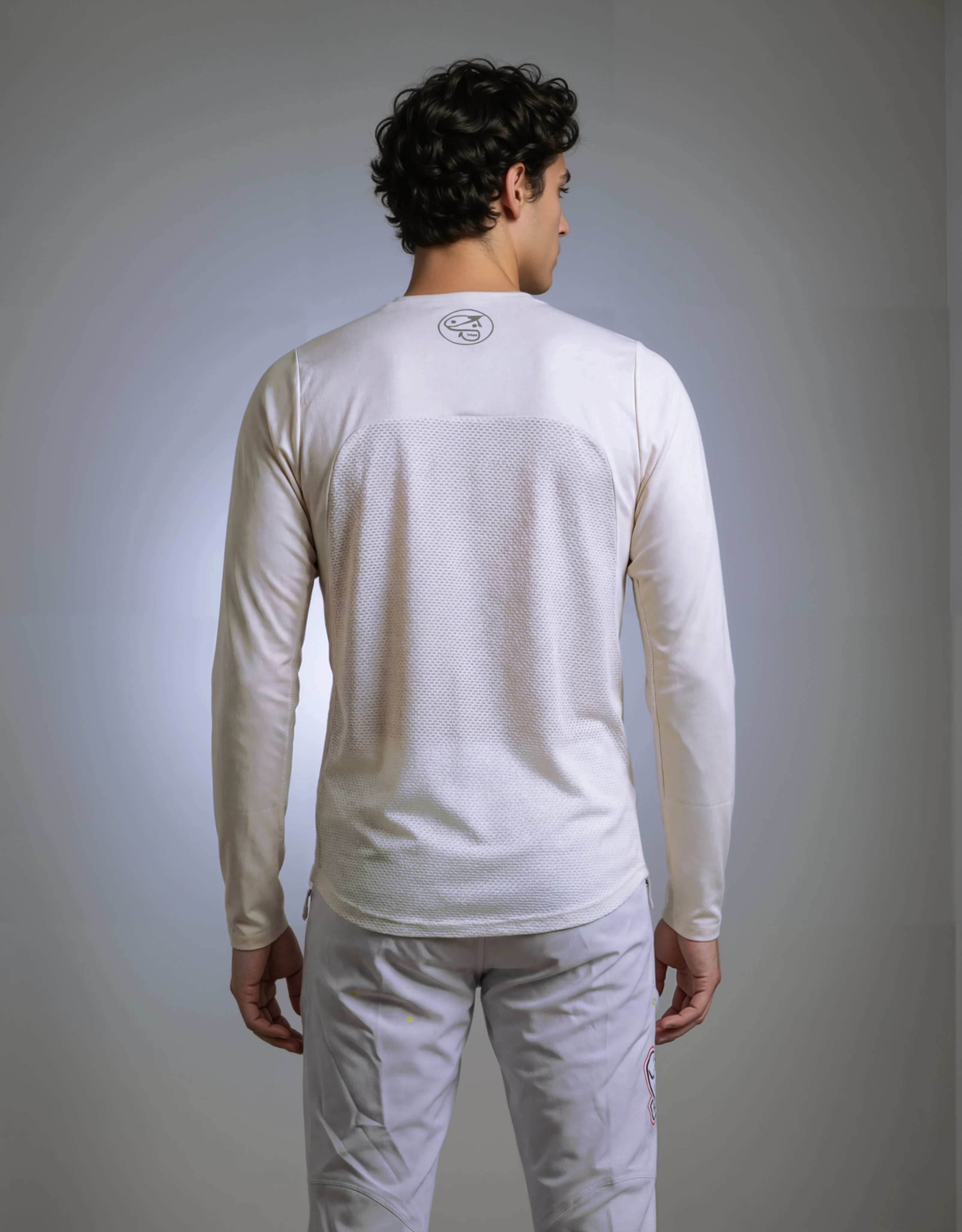 MINIMAL WHITE JERSEY