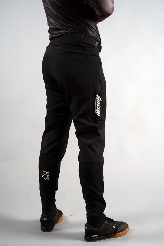 MINIMAL BLACK GRAFFITI PANTS